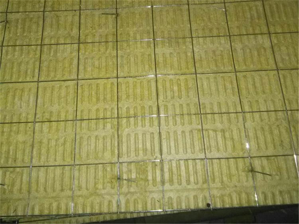 鋼網插絲岩棉闆